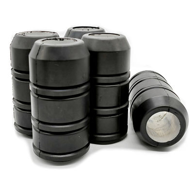 Taças de esfregão de borracha de estilo TA para operações de campo petrolífero com pressão de até 10.000 PSI, nitrílico (NBR), HNBR, materiais FKM e dureza de 70 - 90 Shore A