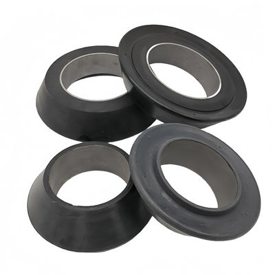 Copo de esfregaço multi-V de carga pesada com classificação de pressão de 10.000 psi, resistente à abrasão e à química para tamanhos personalizados em aplicações de campos petrolíferos